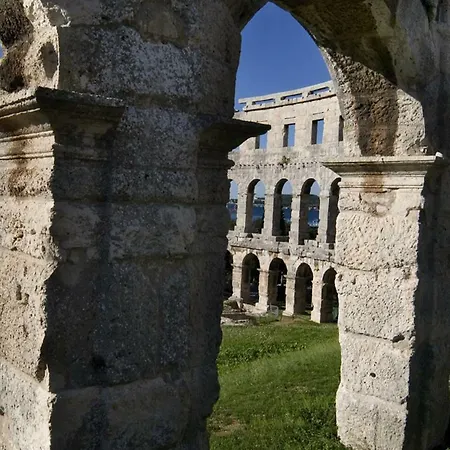 Doric Pula