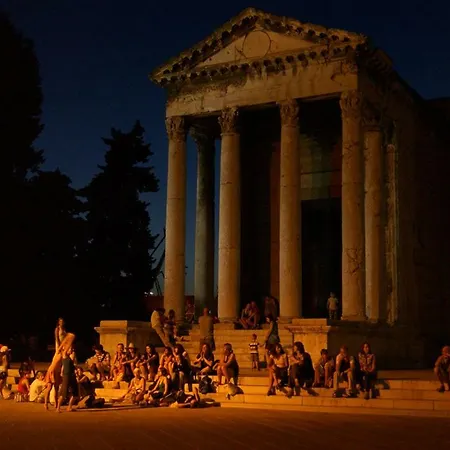 Doric * Pula